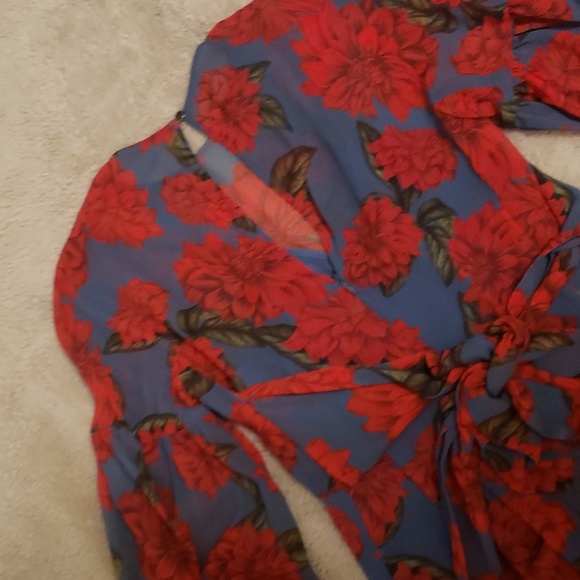 New Keepsake dress size small - Picture 15 of 15